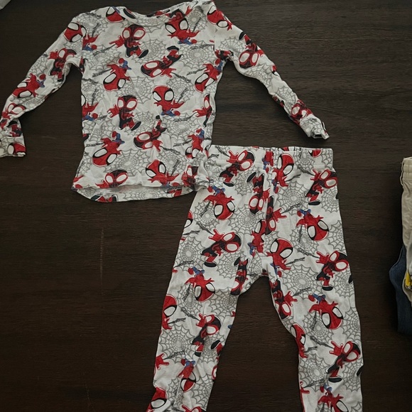 15 Piece Super Hero Boys Clothes Bundle- assorted from 3T-4T - Picture 9 of 11